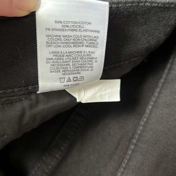 Express Mid-Rise Stretch Super Soft Black Jean Cut Off Shorts | EUC Size 2 - Picture 8 of 8